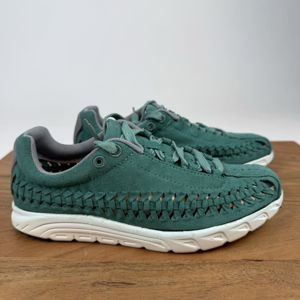 New NIB Big Kids Nike Mayfly Woven Jade Glaze Suede Sneakers Shoes Size 4 Y